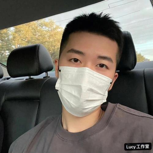 照片男30岁_30岁男生成熟自信照