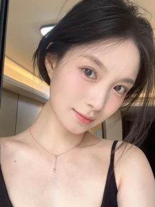 普通人真人照片女_亲切女孩照，兔子警官太可爱