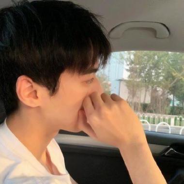 成熟真人唯美男头像_稳重温和有内涵，高级感十足