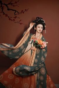 古风汉服美女_古风美女穿汉服，尽显东方韵味