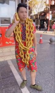 土豪图片搞笑_搞笑金链土豪表情包