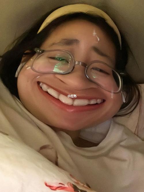 搞笑女照片真人_照片太逗了！简直就是我本人，真实又搞笑！