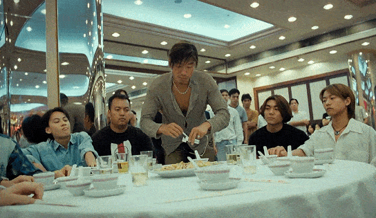 乌鸦哥掀桌子表情包gif高清_搞不定就掀桌