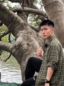 男生生活照片_记录普通男生真实生活照，展现不同年龄男性魅力