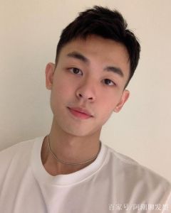 20张同一个男生的照片_同一个人20张照片，真实展现魅力与个性